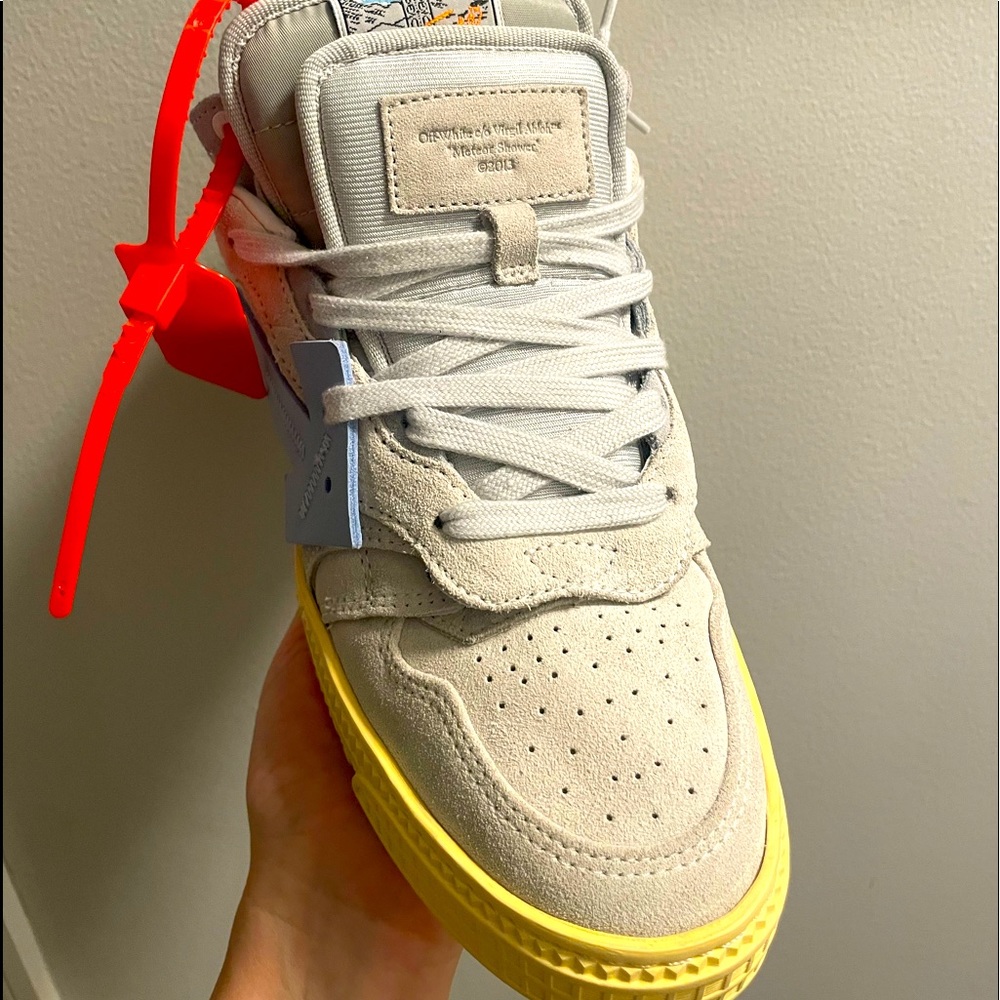 Off White Women’s Arrow Sneaker